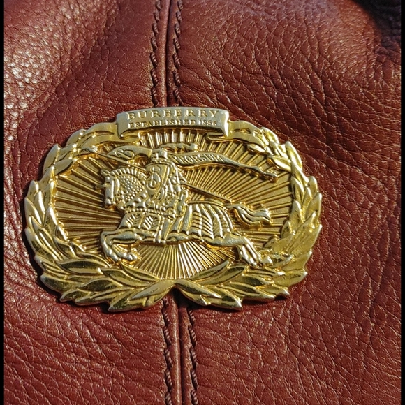 ♥️BURBERRY LEATHER PURSE!! - Picture 2 of 12